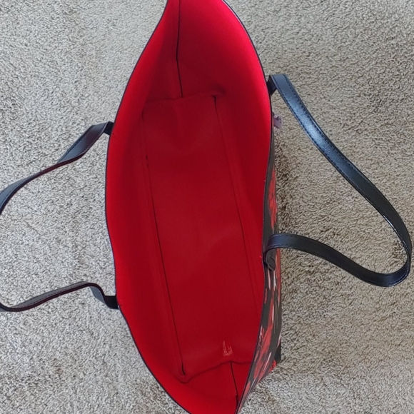 Victoria's Secret 2019 Black Friday bag - Picture 3 of 3